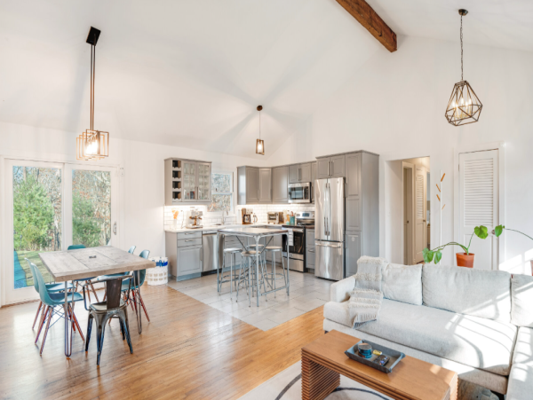 Luxurious East Hampton Retreat - Your Perfect Getaway